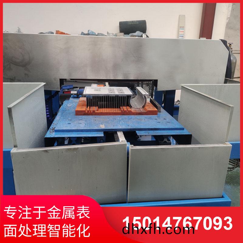 鋁(lv)材直(zhi)紋(wen)拉絲(si)機(jī)(ji)廠傢